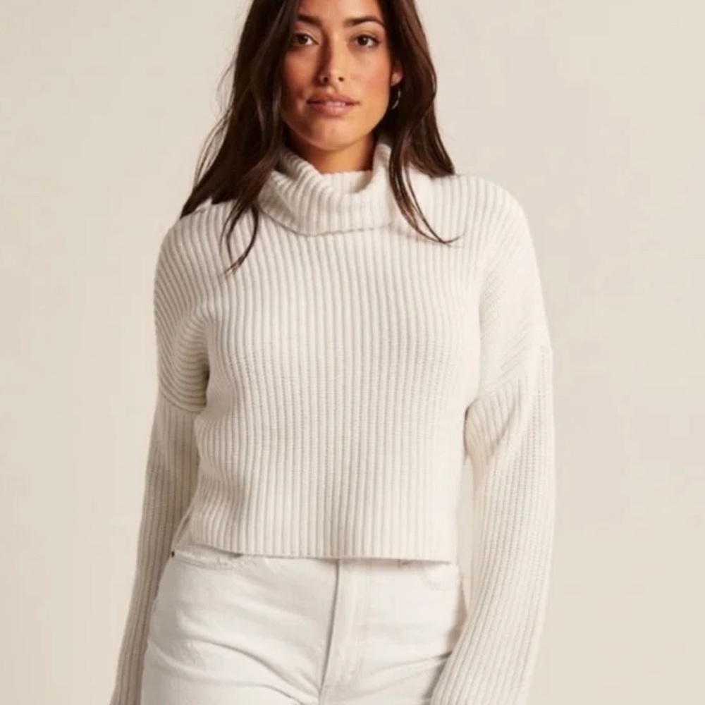 Abercrombie & Fitch White Turtleneck Sweater